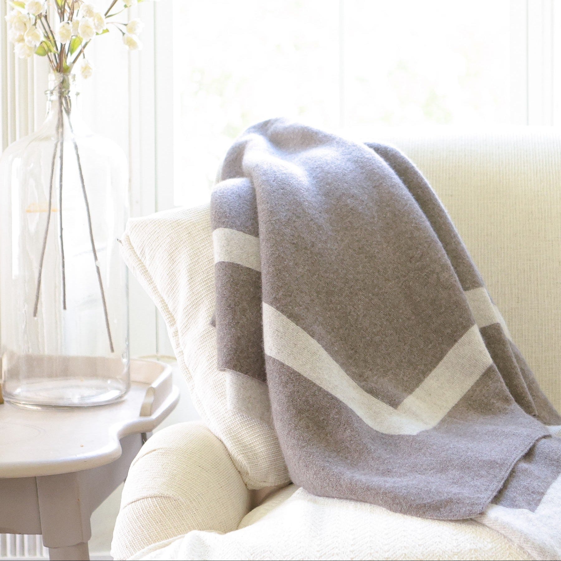 Homestead Contrast Cashmere Throw